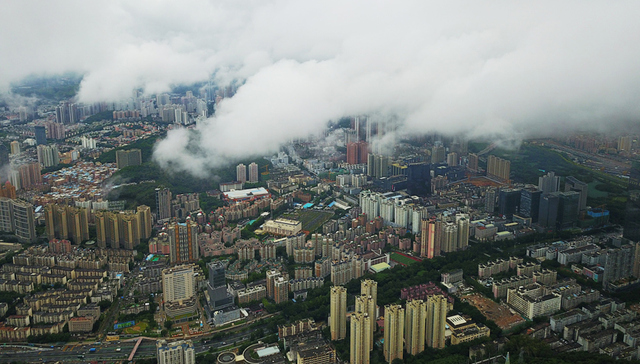 GDP地区领先也不膨胀 深圳自曝其短比如房价高