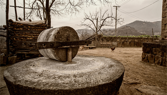 尤瑜,基层干部,企业租金,,人民日报,,三实,协警,校长,民警,乡镇党委书记,五中