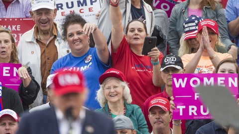 美国民众眼中的特朗普：执政一年 分化依旧