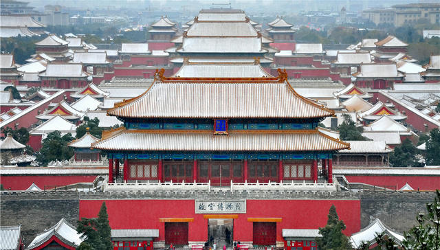 北京“干渴”90天终迎初雪 比常年迟到53天