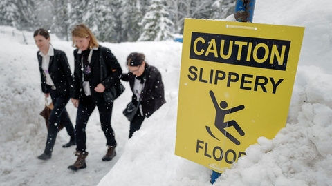 达沃斯遇20年来最大降雪 特朗普的直升机能否降落成问题