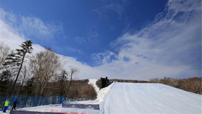 雪乡,黑车,幼儿园,食物中毒,消防战士,慰安妇,云南警方,假烟