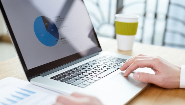 公司年报,公司股东大会,公司控股股东,公司重组,公司董事会,复牌,ST,交易所,钉子户,资产重组