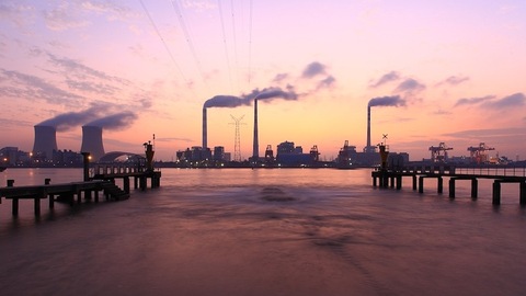 【上海两会】“最严”环保条例施行15个月，委员建议提高监管透明度