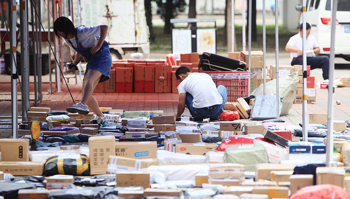 【特写】末端物流最后100米混战