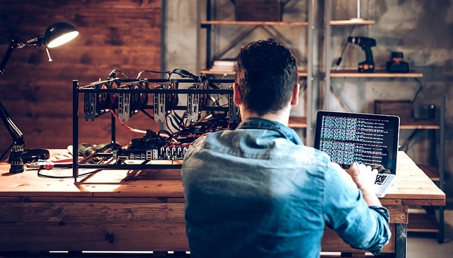 5.3亿美元！日本惊现史上最大数字货币被盗案 比特币跌近1400美元后反弹