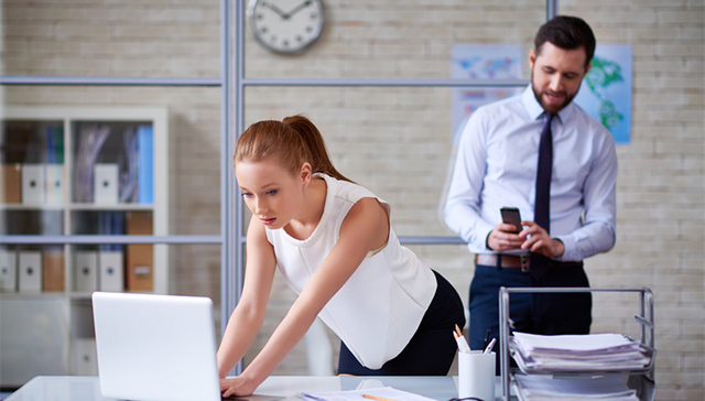 面对校园性骚扰 耶鲁女生这么做