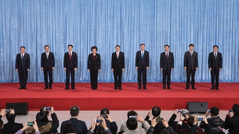 应勇率新一届上海市政府领导班子与记者见面：做不负时代无愧人民的