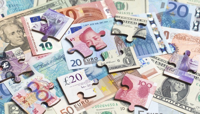 【财经数据】人民币汇率创近一周新低 央行连续4日暂停逆回购操作