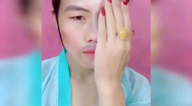 最近抖音上流行的化妆把我吓到了