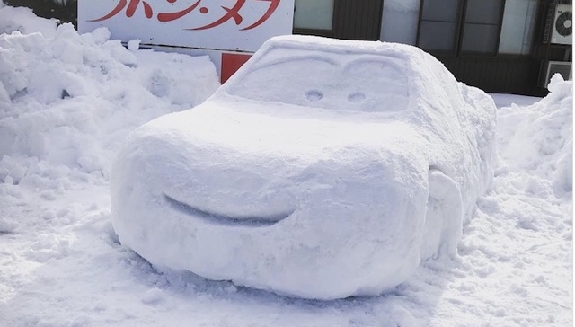 东京人太会玩雪了