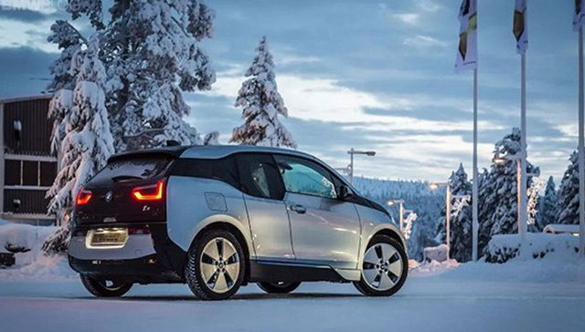 有了这个神器 宝马的新能源车型再也不用害怕寒冷了