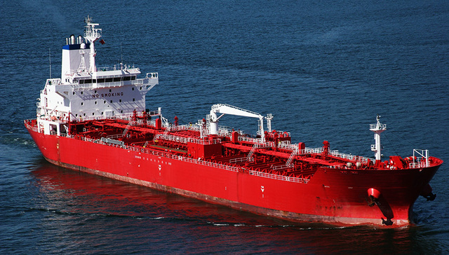 中国首次超越美国成为全球最大原油进口国