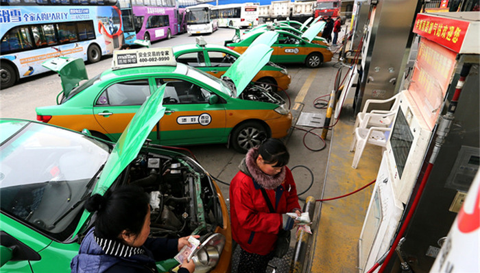 峰度,我国天然气,经济社会发展,天然气需求,地下储气库,调峰,中石油,峰谷差,LNG,国家发改委