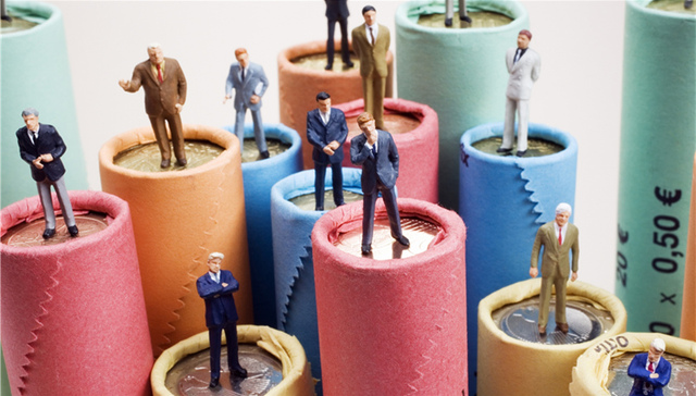 穷人供车、中产充养老金、亿万富翁做股东，这是美国不同阶层财富配置的差异