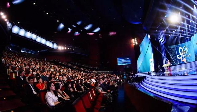 【文娱早报】上海电视节白玉兰奖新设两种技术类奖项 微博成央视春晚新媒体社交平台合作伙伴