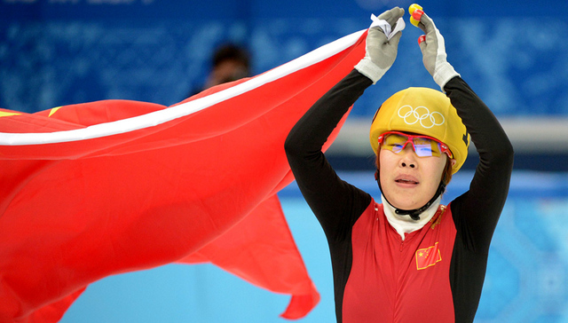 【体育晚报】周洋担任冬奥会中国旗手 波尔津吉斯赛季报销