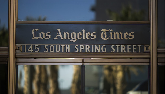 【文娱早报】《洛杉矶时报》5亿美元卖给美国华人首富 快播创始人王欣昨日出狱