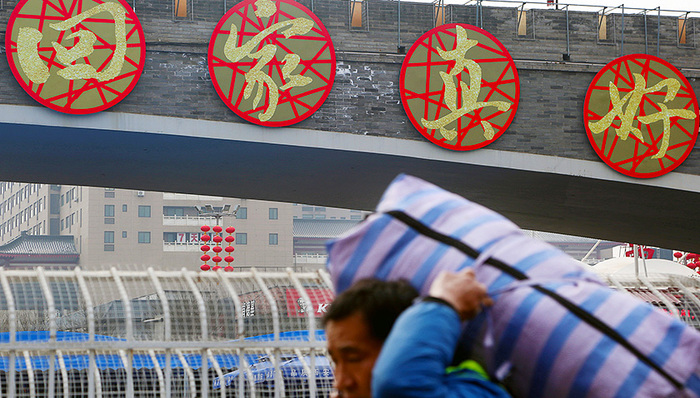 张小华,列车,旅客,妇产科医生,民警,铁路春运,回家过年,早产,产床,婴儿