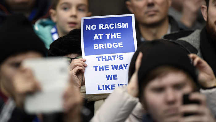 英超火爆背后的隐忧 英格兰足坛歧视事件增长四成