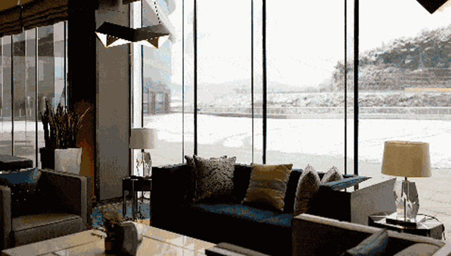 首个赛道精品酒店浙江开幕，用戴森吹风机，躺着就能看超跑赛