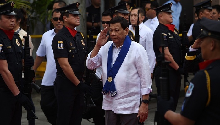 杜特尔特回应修宪争论：不搞独裁 也不延长任期