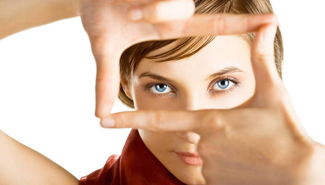 【工业之美】现实版“愤怒的小鸟”做鬼脸就能控制的无人机