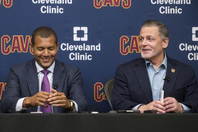 观点：疯狂操作后 骑管提前做詹皇离队准备