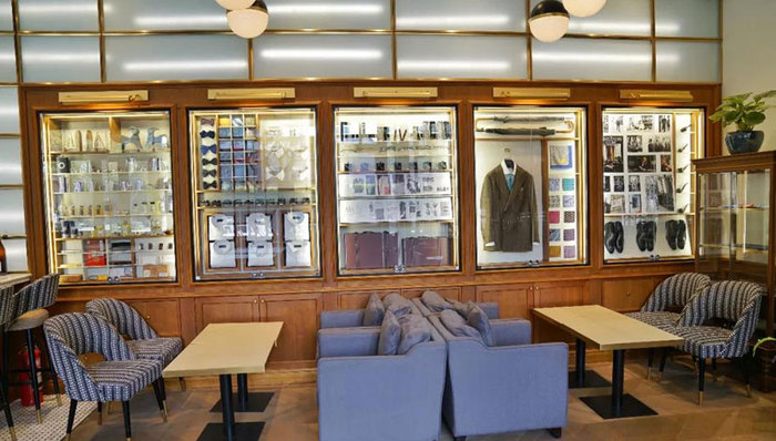 王牌特工的整套英国绅士风格， 都被搬进了上海这家咖啡馆