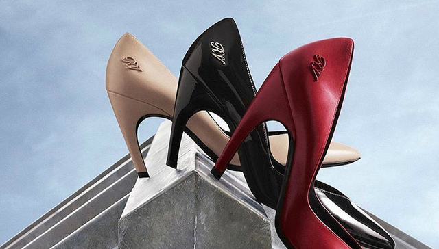 【是日美好事物】Roger Vivier首次将logo放到配件上 Delvaux推出一款呆萌迷你包