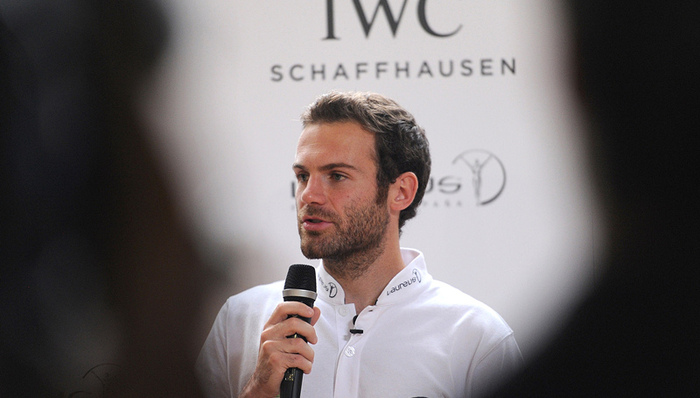 人生赢家“马塔叔叔”：别管什么发型 好好踢球