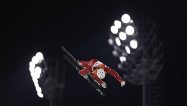 第一金难产 女子空中技巧张鑫、孔凡钰收获一银一铜