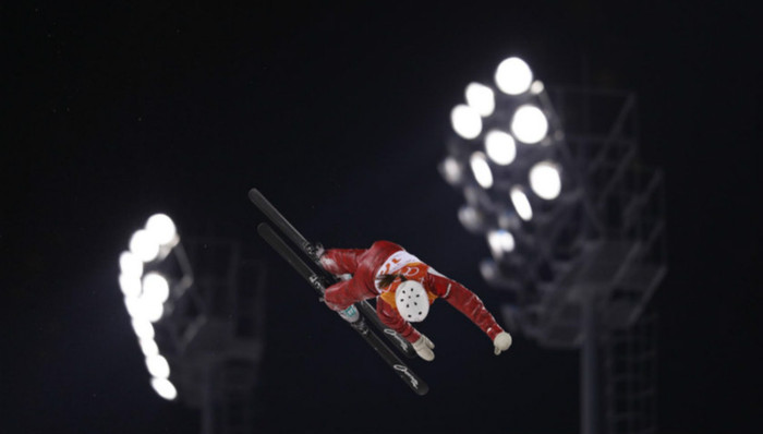 第一金难产 女子空中技巧张鑫、孔凡钰收获一银一铜