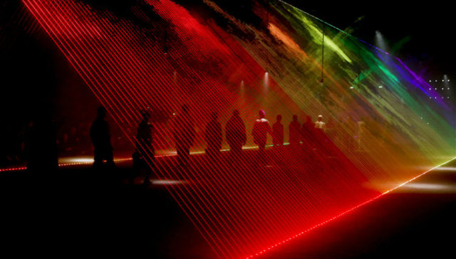 【特写】朝着彩虹的方向 对过去17年的Burberry说再见吧