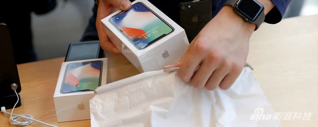 OLED屏幕,苹果公司,LG,iPhoneX,面板制造商,日经,潮流,产能过剩,智能手机,LCD面板