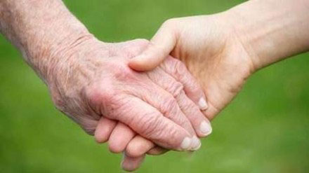 五旬网友写诗感恩母亲：谁言寸草心 报得三春晖