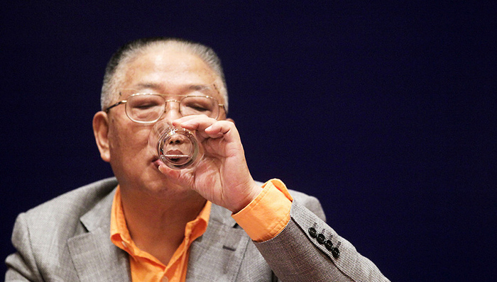 管金生,保值贴补率,国债期货市场,327国债,国库券,做空,空方,基金管理人,证券公司,中国证券教父