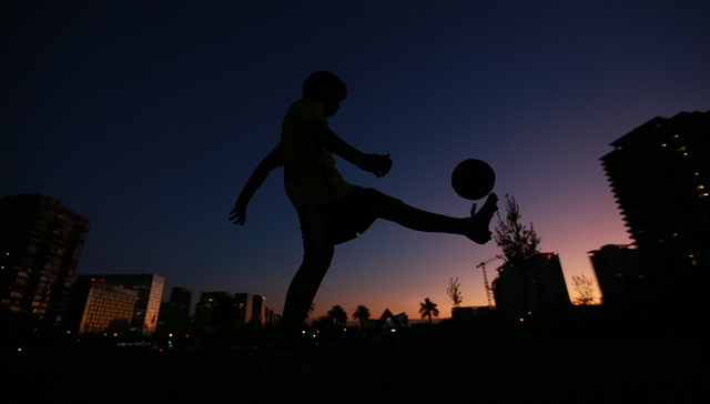 深陷种族歧视 美国青少年足球能解除危机吗？