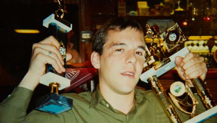 英国足球的生与死：性侵阴影下的少年悲剧