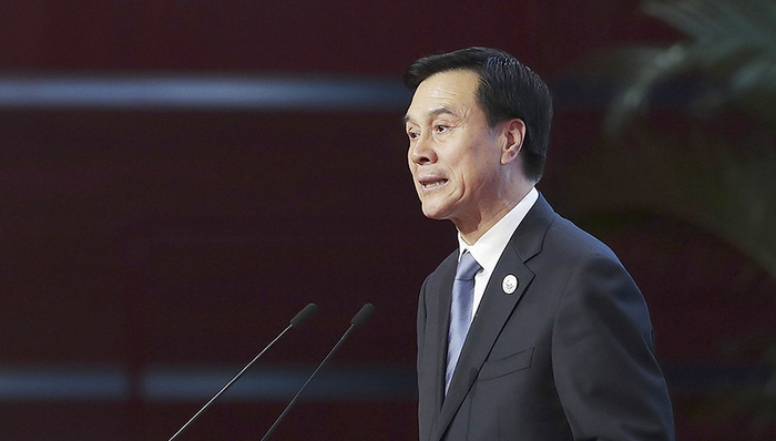 杨晶因严重违纪受到留党察看一年、行政撤职处分