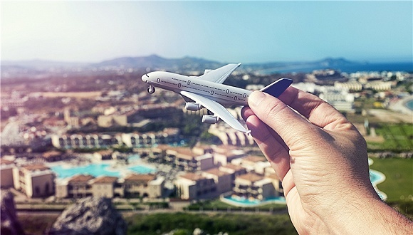 中国游客出境被索“小费” 千万别给还要记住这招