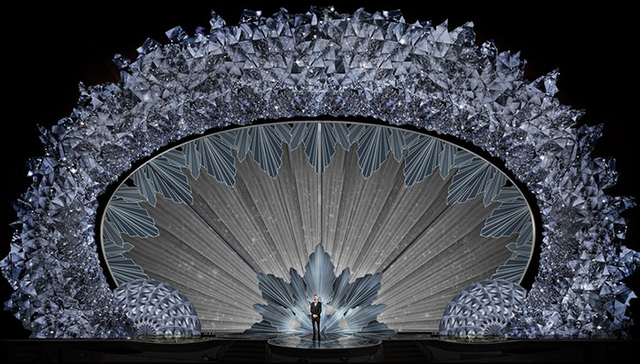 今年奥斯卡舞台上 你可能会被4500万颗水晶闪到眼