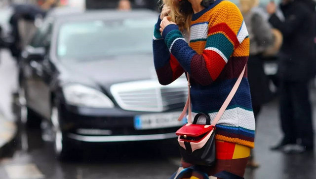 【衣帽间】想做2018年最时髦的女孩 穿成一条彩虹就对了