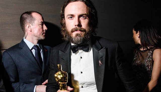 【文娱早报】卡西·阿弗莱克确认不会担任奥斯卡颁奖人 康卡斯特有意收购英国天空电视台