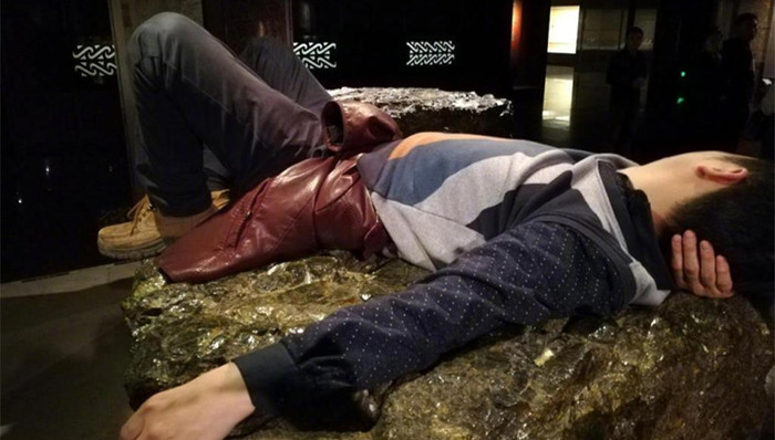 三星堆,博物馆,教科书式耍赖,手机落户,校园安全,网络诈骗,公厕管理员