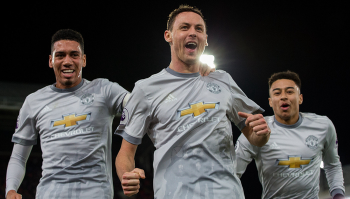 【体育早报】曼联三球逆转水晶宫 阿斯托里葬礼时间确定