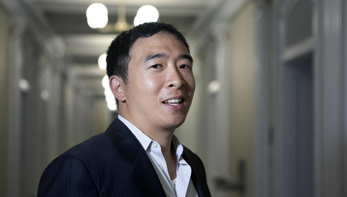 杨安泽,纽约时报,Facebook,1975年,候选人资格,总统候选人,纽约华人,美国总统选举,华人