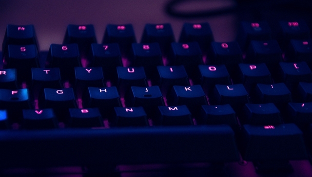 【科技早报】英特尔间接否认收购博通 特斯拉为Model Y项目招募工程师