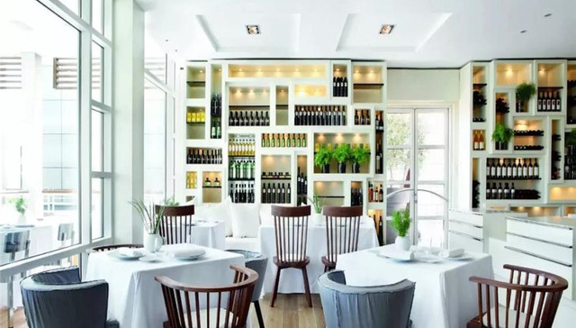 听说过花的海洋，但你绝没见过花海在这些酒店“燃”放！