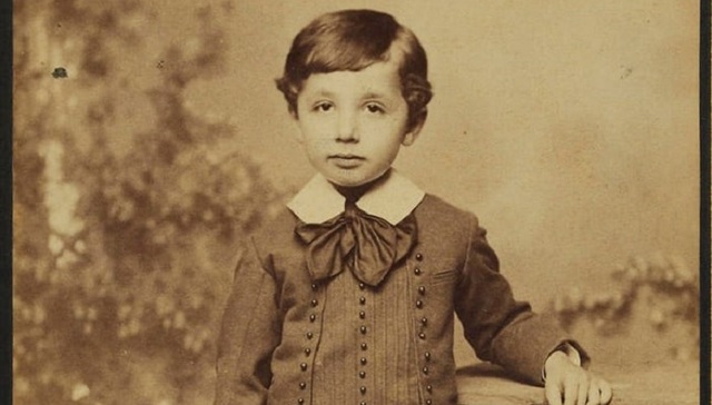 提出相对论后他觉得自己“韶华已逝”：私人信件展现爱因斯坦的骄傲与恐惧